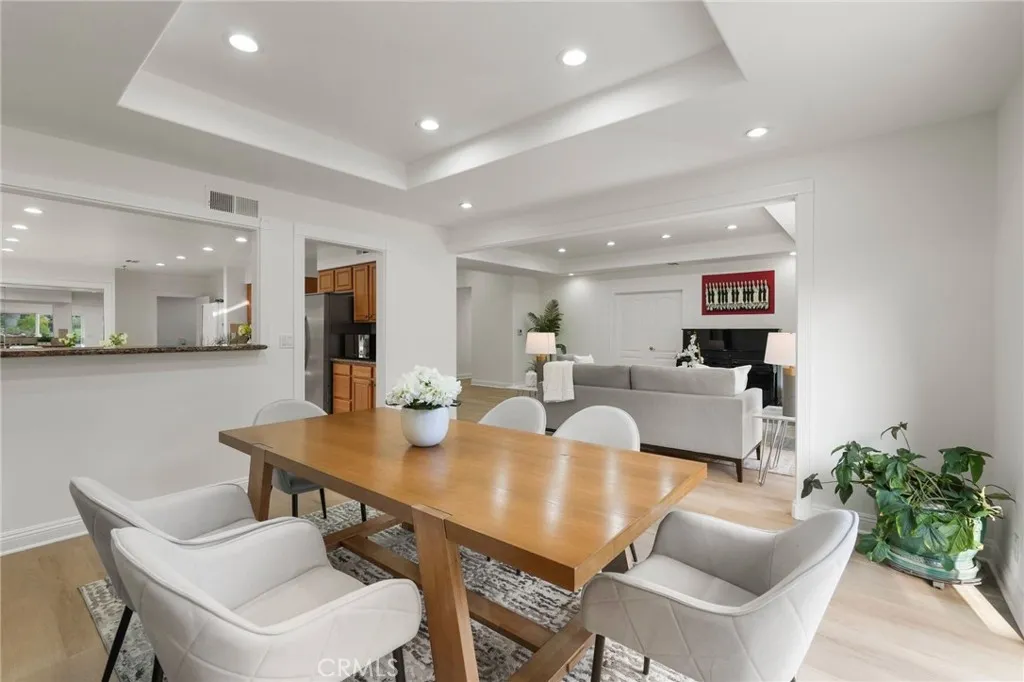 18760 Wells, Tarzana, California 91356 home-pic-19